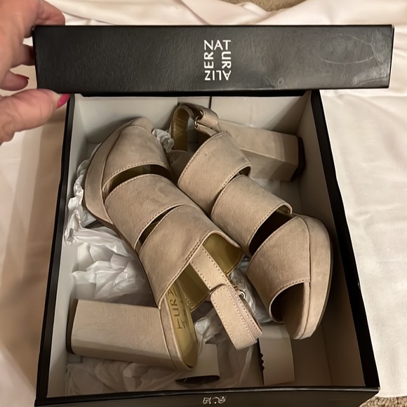 Naturalizer Sandals - Picture 6 of 6